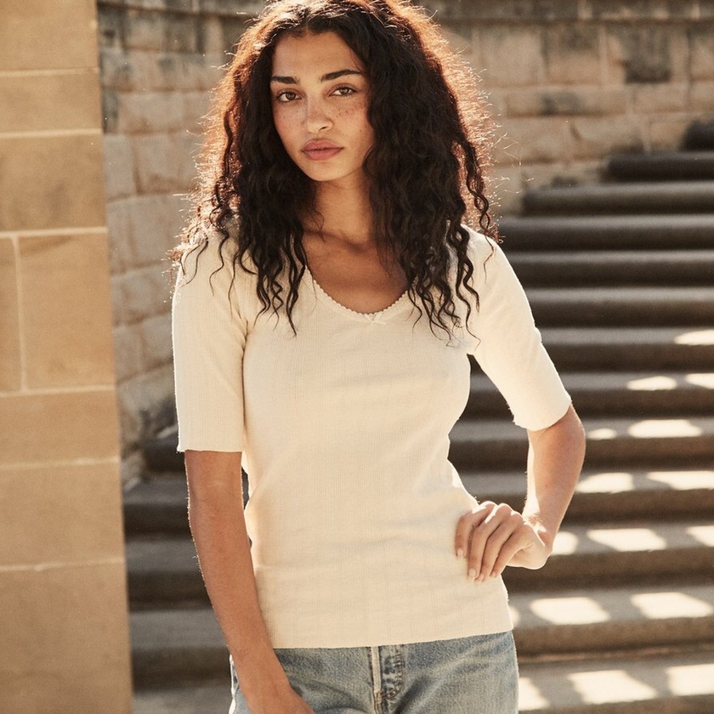 SOLD Doen Jacqueline Tee